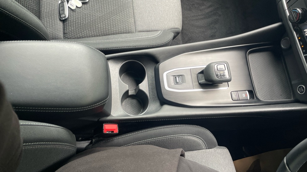 Nissan Qashqai 1.3 DiG-T MH 158 N-Connecta 5dr Xtronic Petrol Hatchback - Image 30