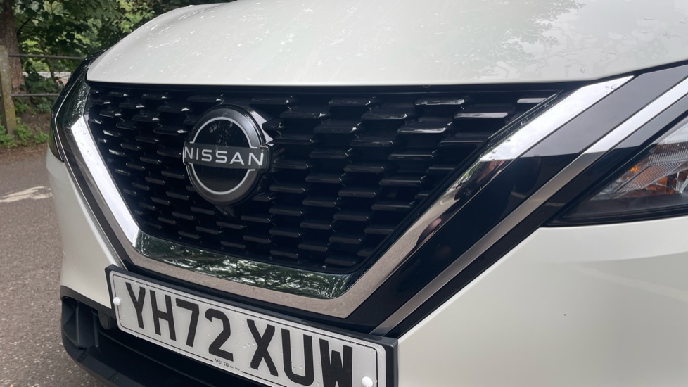 Nissan Qashqai 1.3 DiG-T MH 158 N-Connecta 5dr Xtronic Petrol Hatchback - Image 43