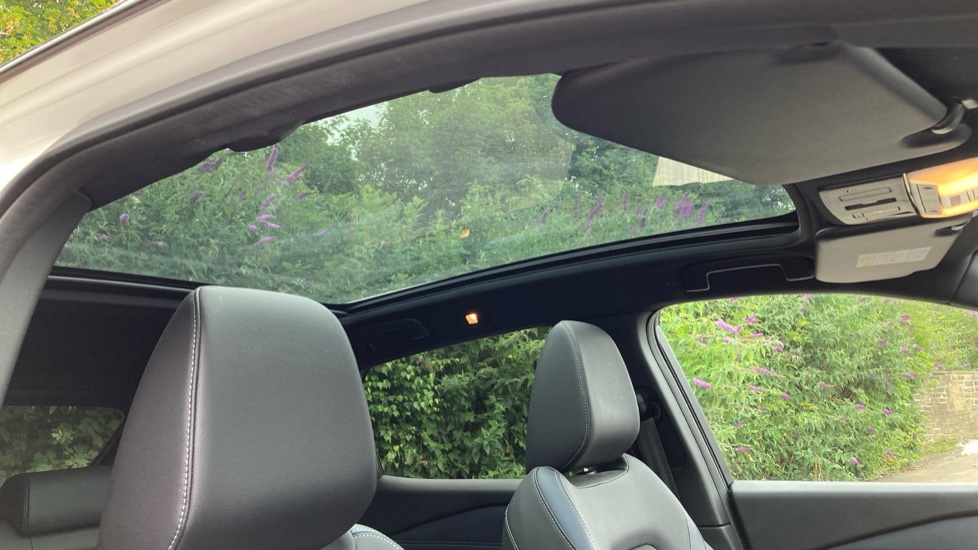 Nissan Qashqai 1.3 DiG-T MH Tekna 5dr Petrol Hatchback - Image 8