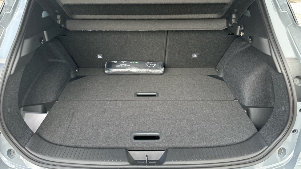 Nissan Qashqai 1.3 DiG-T MH 158 Tekna 5dr Petrol Hatchback - Image 4