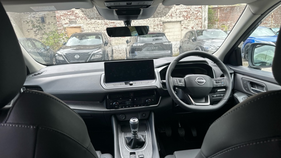 Nissan Qashqai 1.3 DiG-T MH 158 Tekna 5dr Petrol Hatchback - Image 10