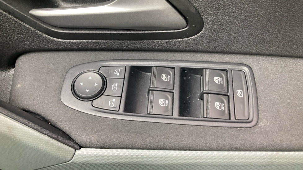 Dacia Bigster 1.8 Hybrid 155 Extreme 5dr Auto Hybrid Estate - Image 28