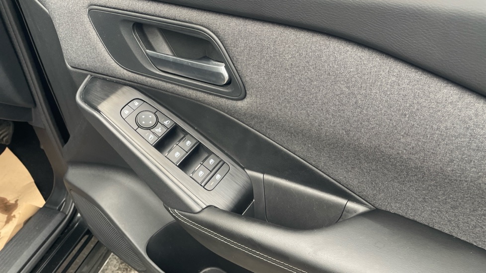Nissan Qashqai 1.5 E-Power Acenta Premium 5dr Auto Hybrid Hatchback - Image 25