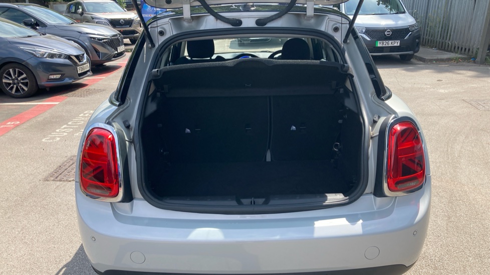 MINI Hatchback 1.5 Cooper II 5dr Auto Petrol Hatchback - Image 4