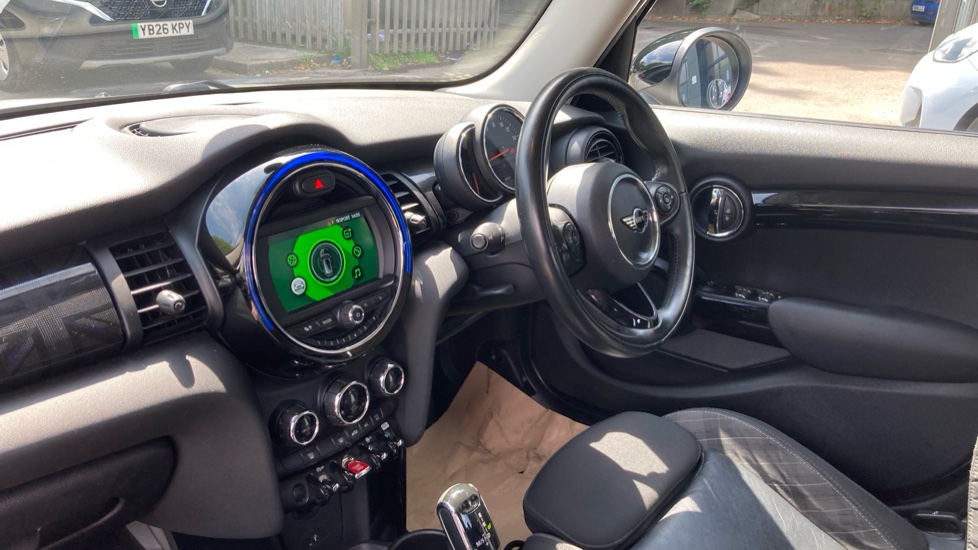 MINI Hatchback 1.5 Cooper II 5dr Auto Petrol Hatchback - Image 9