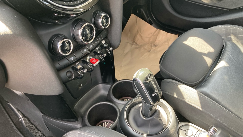 MINI Hatchback 1.5 Cooper II 5dr Auto Petrol Hatchback - Image 13