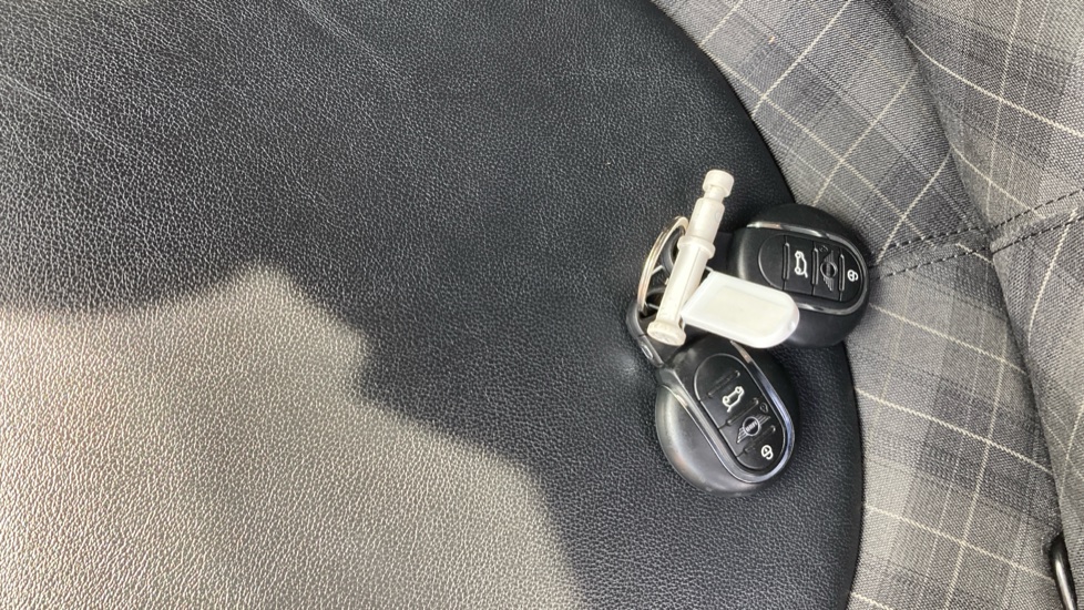 MINI Hatchback 1.5 Cooper II 5dr Auto Petrol Hatchback - Image 19