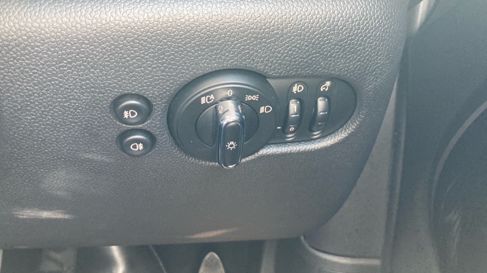 MINI Hatchback 1.5 Cooper II 5dr Auto Petrol Hatchback - Image 22