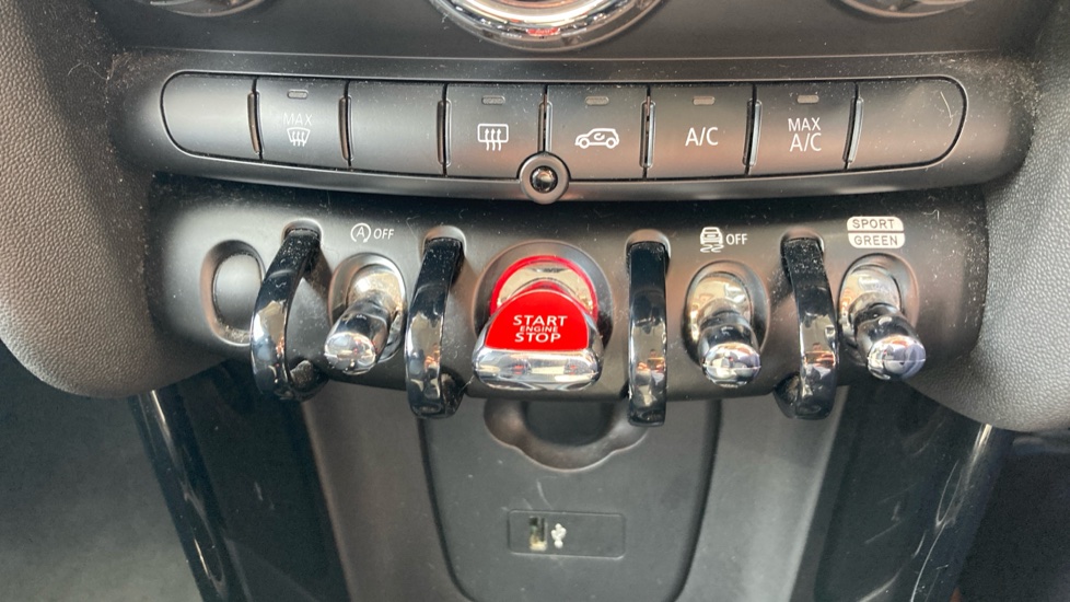 MINI Hatchback 1.5 Cooper II 5dr Auto Petrol Hatchback - Image 25