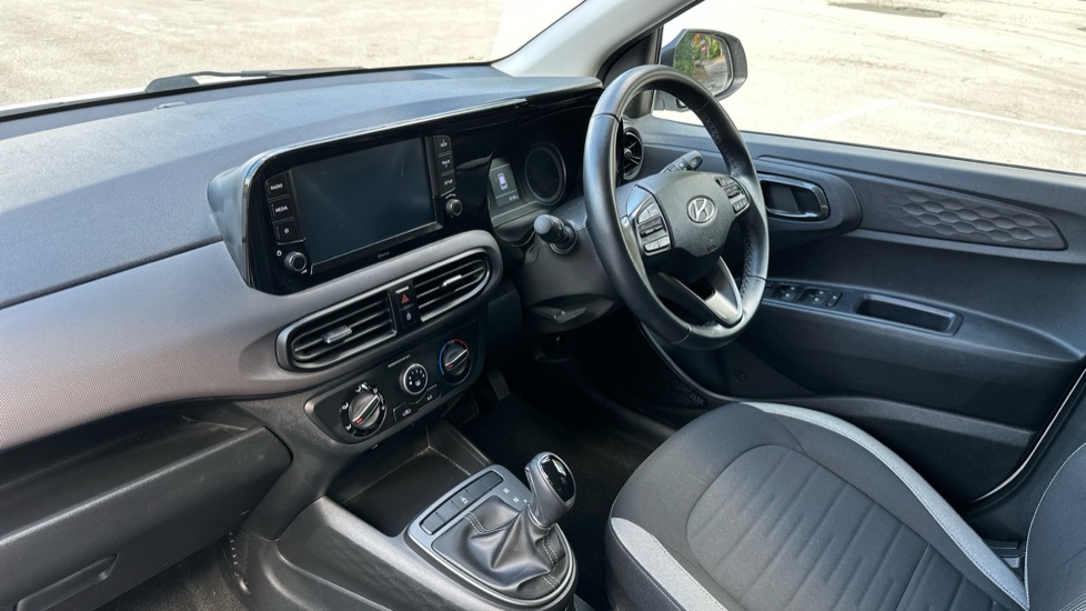 Hyundai i10 1.2 MPi SE Connect 5dr Auto Petrol Hatchback - Image 9