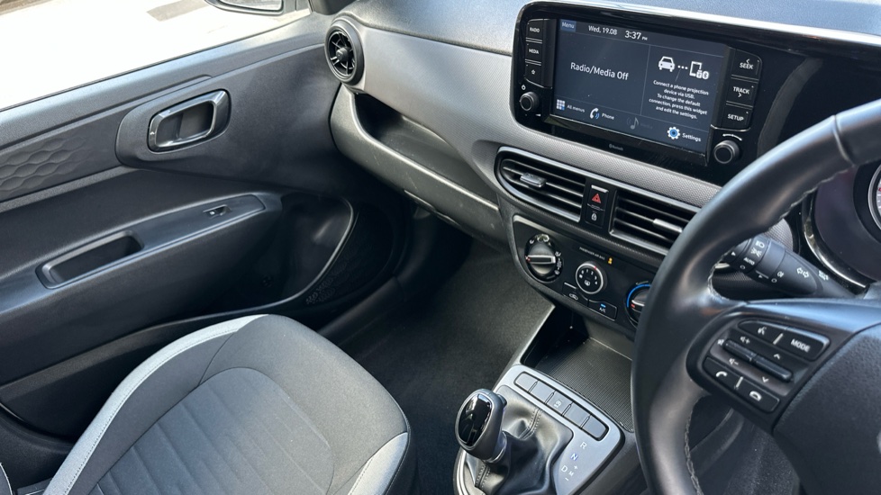 Hyundai i10 1.2 MPi SE Connect 5dr Auto Petrol Hatchback - Image 14