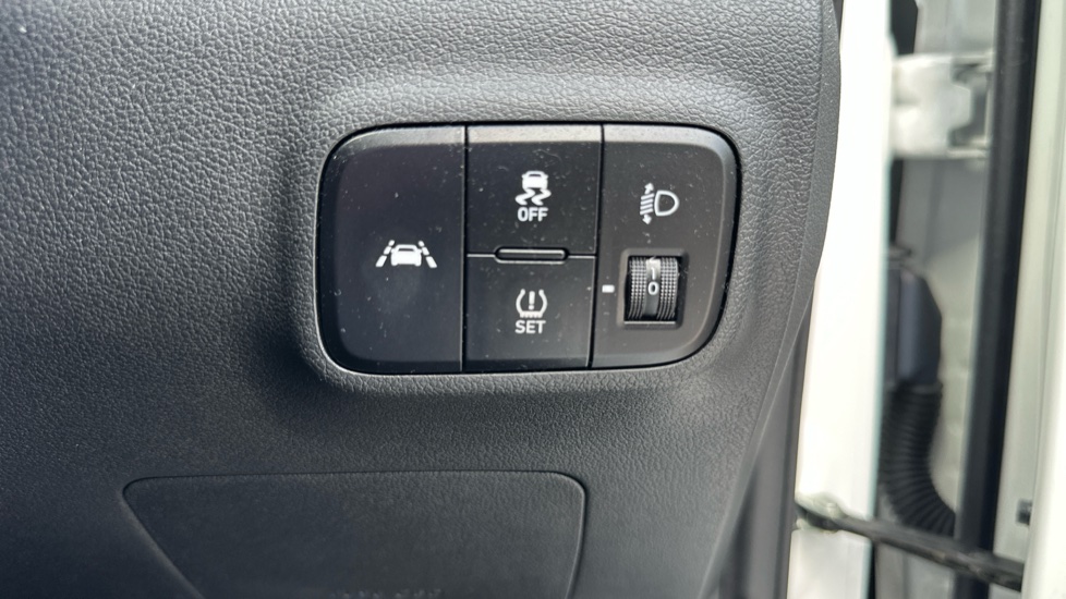 Hyundai i10 1.2 MPi SE Connect 5dr Auto Petrol Hatchback - Image 24