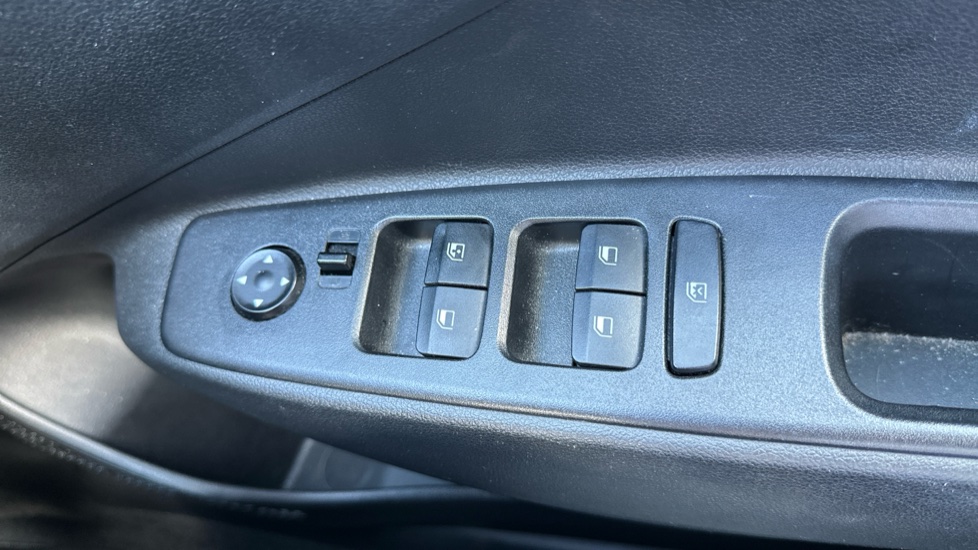 Hyundai i10 1.2 MPi SE Connect 5dr Auto Petrol Hatchback - Image 26
