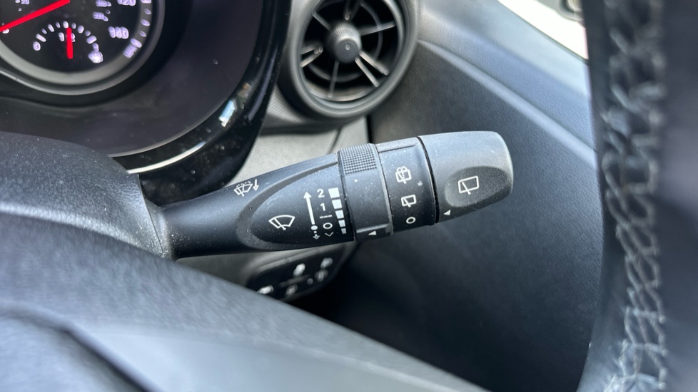 Hyundai i10 1.2 MPi SE Connect 5dr Auto Petrol Hatchback - Image 31