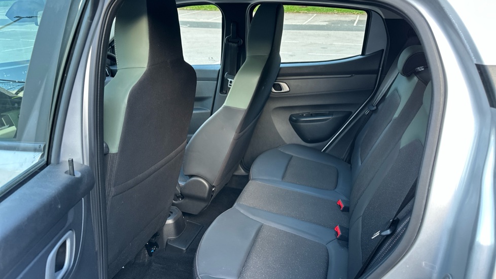Dacia Spring 27kWh Extreme 65 48kW 5dr Auto Electric Hatchback - Image 16