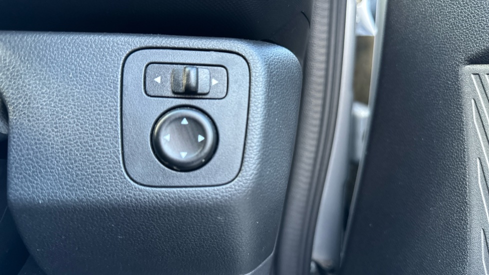 Dacia Spring 27kWh Extreme 65 48kW 5dr Auto Electric Hatchback - Image 29