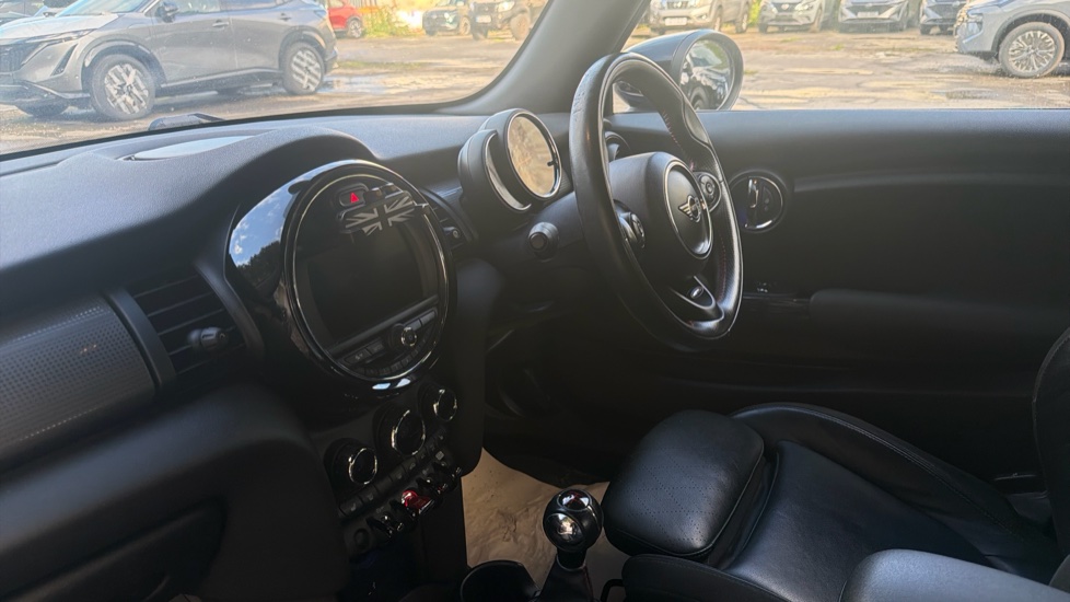 MINI Hatchback 1.5 Cooper Sport II 3dr Petrol Hatchback - Image 9