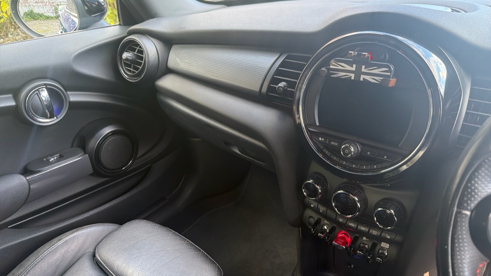 MINI Hatchback 1.5 Cooper Sport II 3dr Petrol Hatchback - Image 14