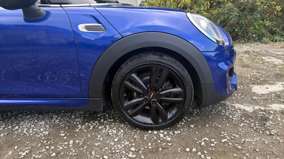 MINI Hatchback 1.5 Cooper Sport II 3dr Petrol Hatchback - Image 21