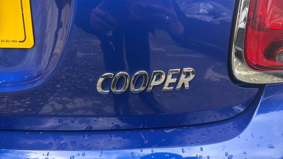 MINI Hatchback 1.5 Cooper Sport II 3dr Petrol Hatchback - Image 31