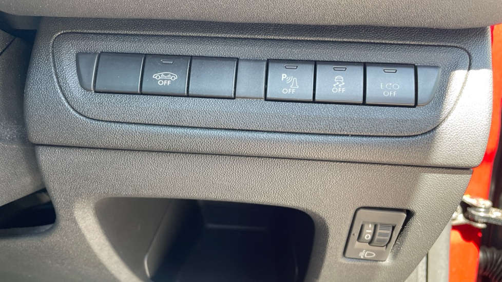 Peugeot 208 1.6 THP GTi Prestige 3dr Petrol Hatchback - Image 30
