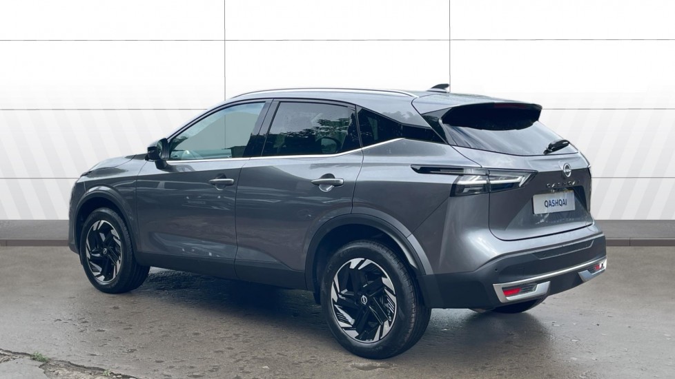 Nissan Qashqai 1.3 DiG-T MH N-Connecta 5dr Petrol Hatchback - Image 2