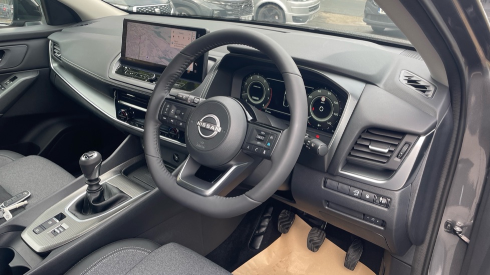 Nissan Qashqai 1.3 DiG-T MH N-Connecta 5dr Petrol Hatchback - Image 11