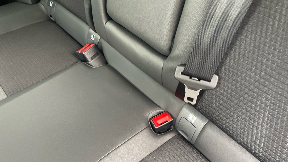 Nissan Qashqai 1.3 DiG-T MH N-Connecta 5dr Petrol Hatchback - Image 17