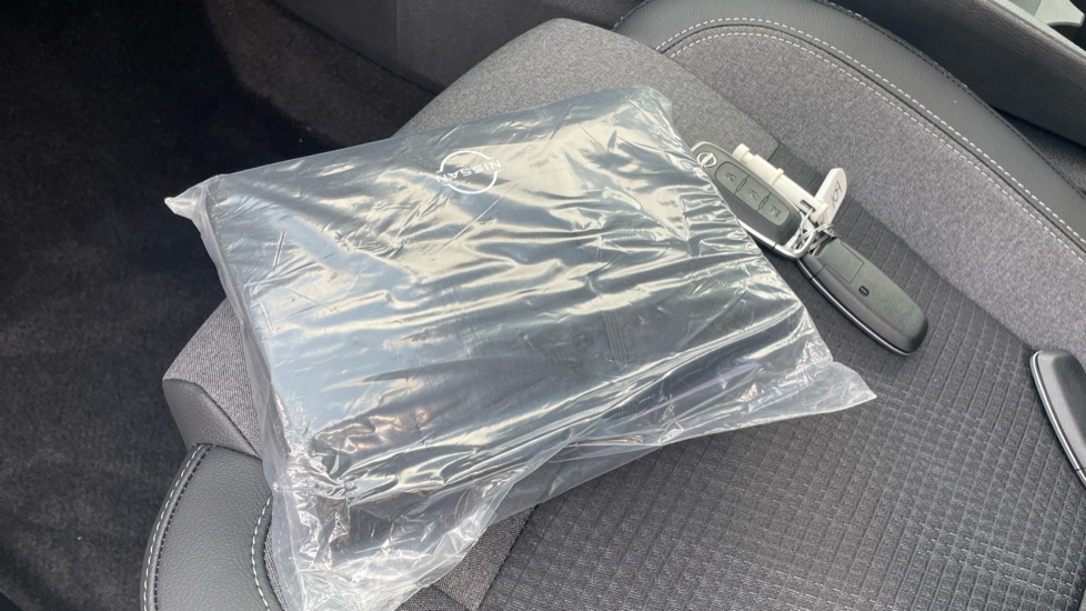 Nissan Qashqai 1.3 DiG-T MH N-Connecta 5dr Petrol Hatchback - Image 19