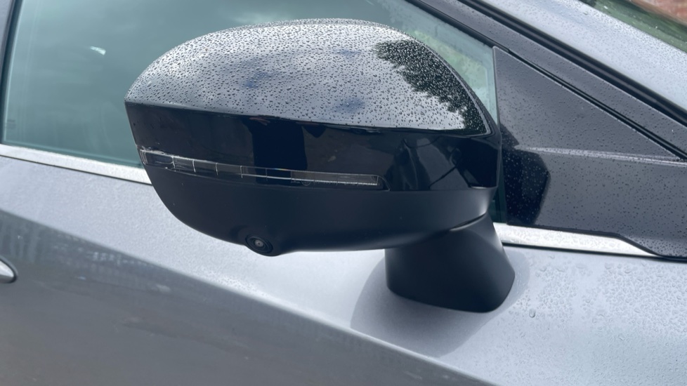 Nissan Qashqai 1.3 DiG-T MH N-Connecta 5dr Petrol Hatchback - Image 22