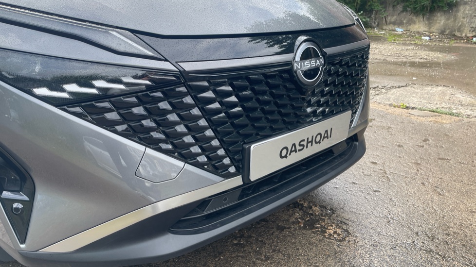 Nissan Qashqai 1.3 DiG-T MH N-Connecta 5dr Petrol Hatchback - Image 34