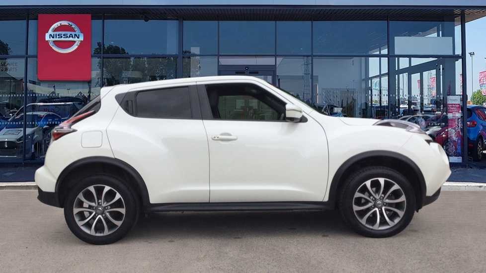 Nissan Juke 1.6 Tekna 5dr Xtronic Petrol Hatchback - Image 5