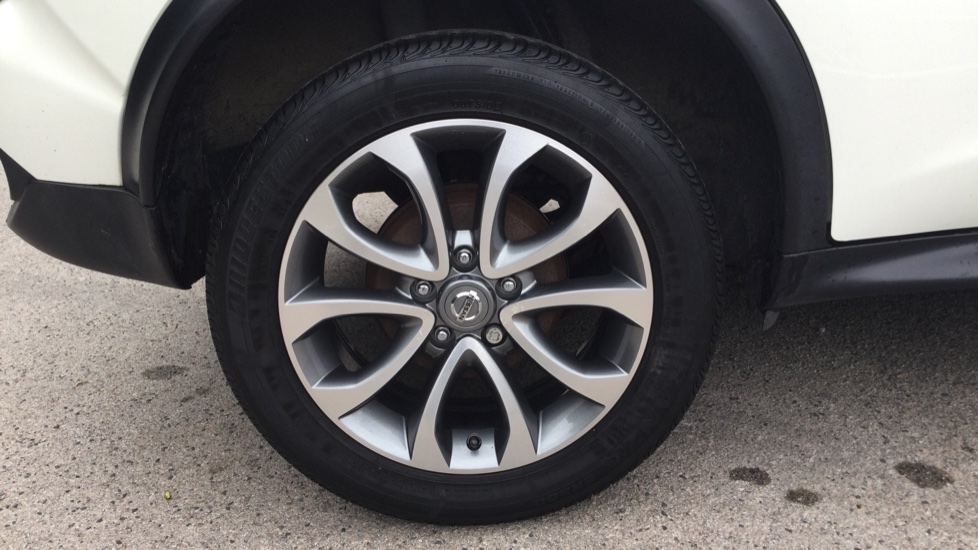 Nissan Juke 1.6 Tekna 5dr Xtronic Petrol Hatchback - Image 7