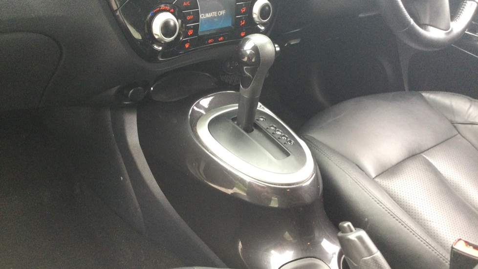 Nissan Juke 1.6 Tekna 5dr Xtronic Petrol Hatchback - Image 13