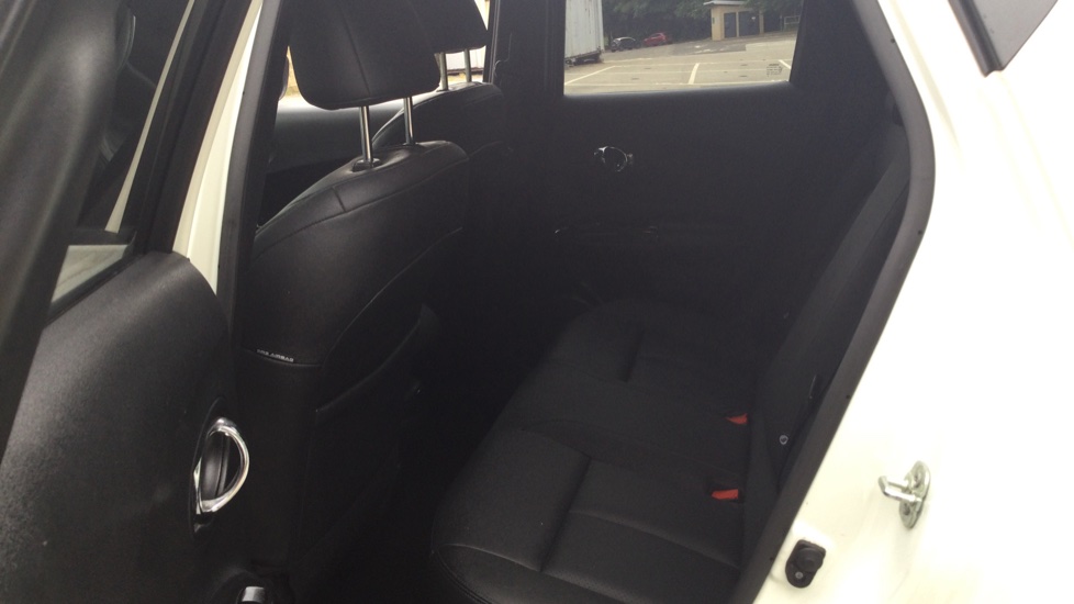 Nissan Juke 1.6 Tekna 5dr Xtronic Petrol Hatchback - Image 16