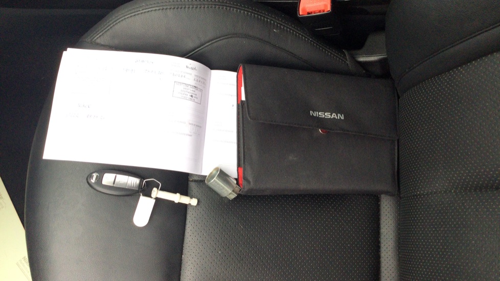 Nissan Juke 1.6 Tekna 5dr Xtronic Petrol Hatchback - Image 19