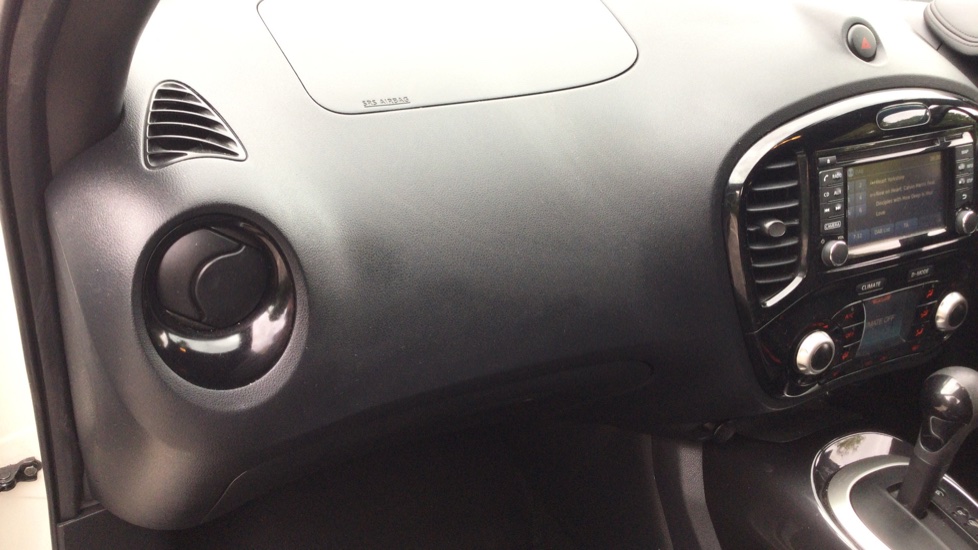 Nissan Juke 1.6 Tekna 5dr Xtronic Petrol Hatchback - Image 21