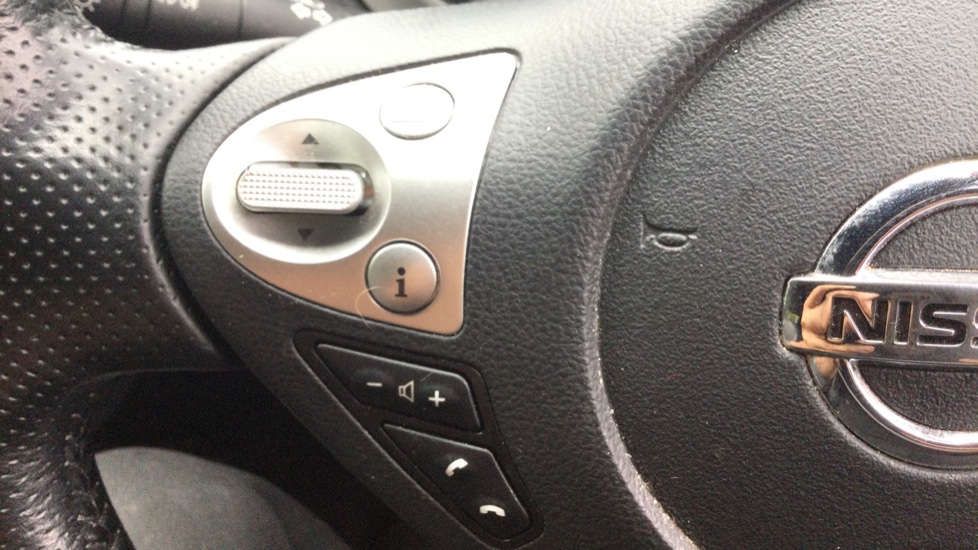 Nissan Juke 1.6 Tekna 5dr Xtronic Petrol Hatchback - Image 31