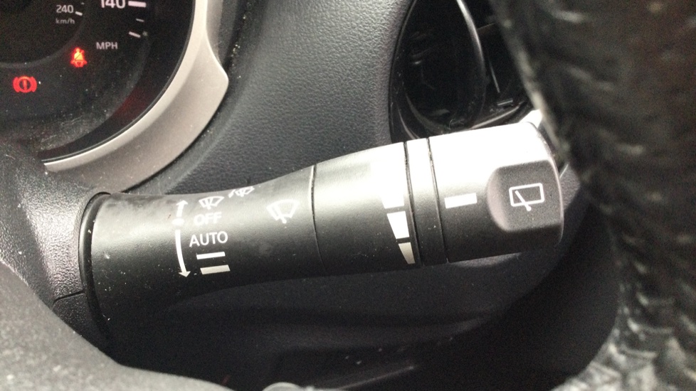 Nissan Juke 1.6 Tekna 5dr Xtronic Petrol Hatchback - Image 32