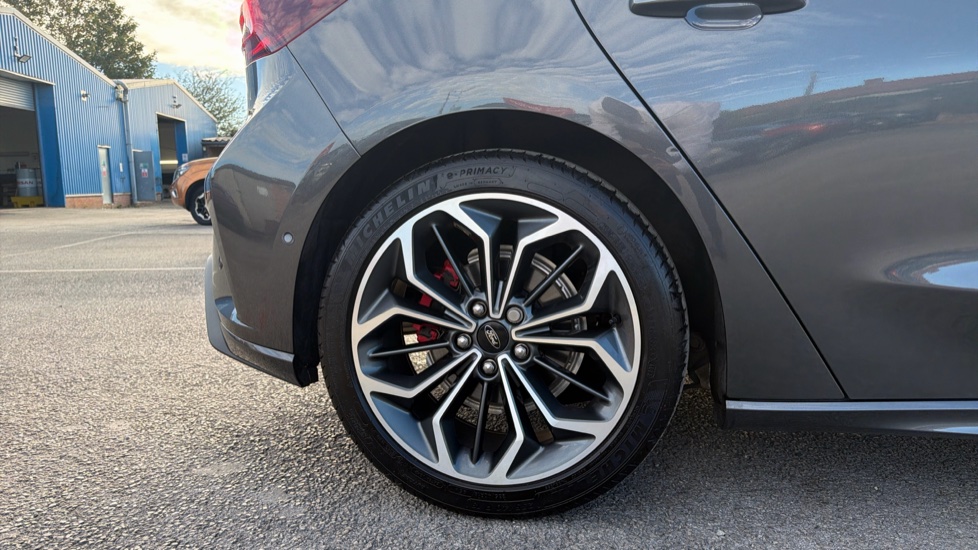 Ford Focus 1.0 EcoBoost Hybrid mHEV ST-Line X 5dr Petrol Hatchback - Image 7
