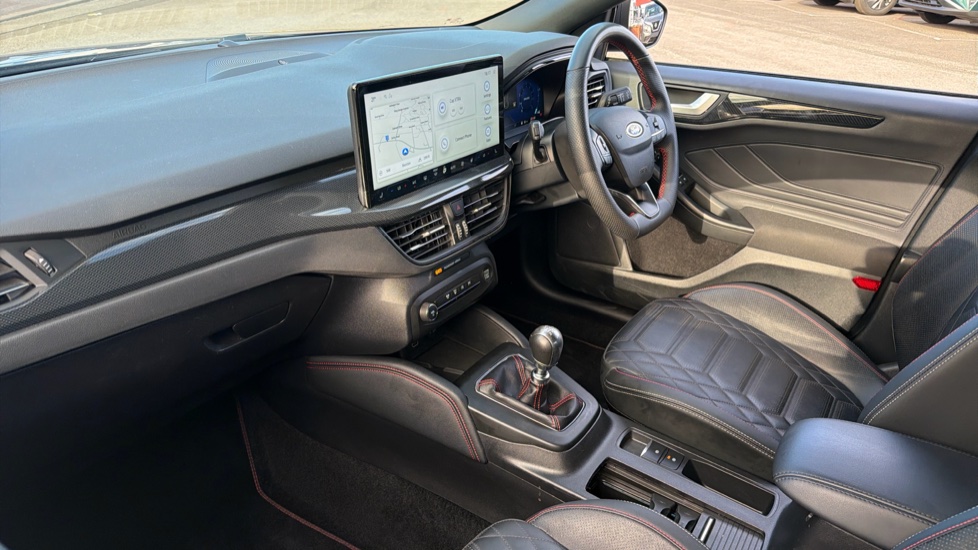 Ford Focus 1.0 EcoBoost Hybrid mHEV ST-Line X 5dr Petrol Hatchback - Image 9