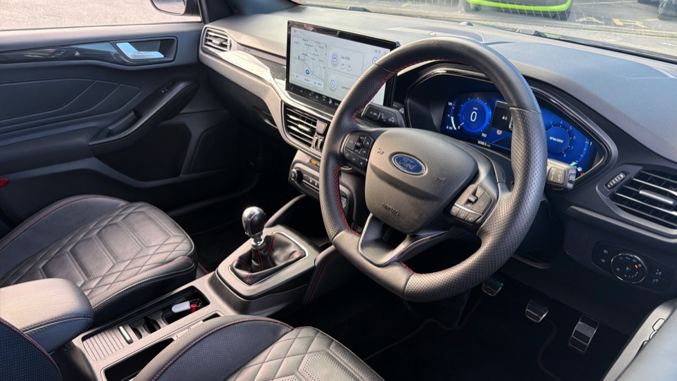 Ford Focus 1.0 EcoBoost Hybrid mHEV ST-Line X 5dr Petrol Hatchback - Image 11
