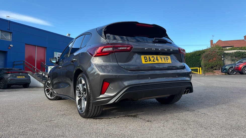 Ford Focus 1.0 EcoBoost Hybrid mHEV ST-Line X 5dr Petrol Hatchback - Image 21