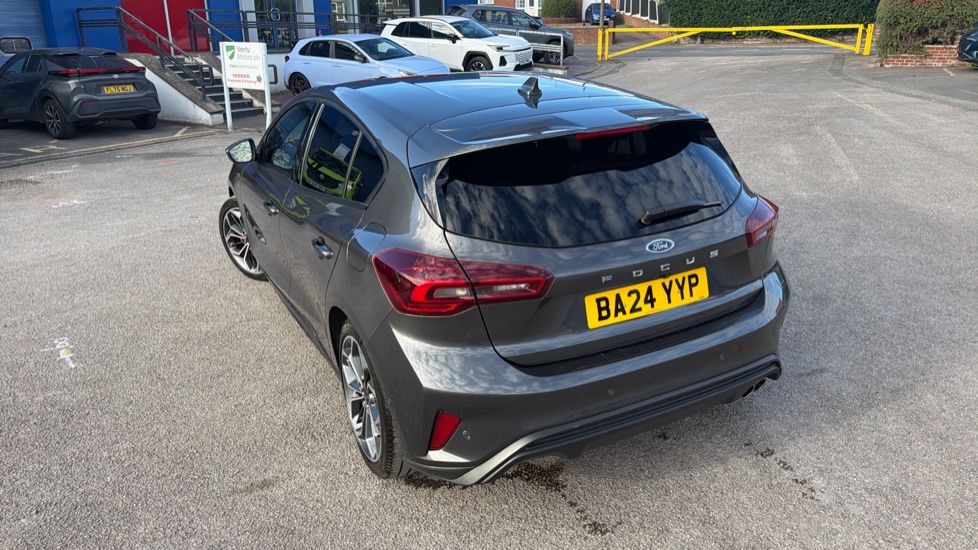 Ford Focus 1.0 EcoBoost Hybrid mHEV ST-Line X 5dr Petrol Hatchback - Image 22
