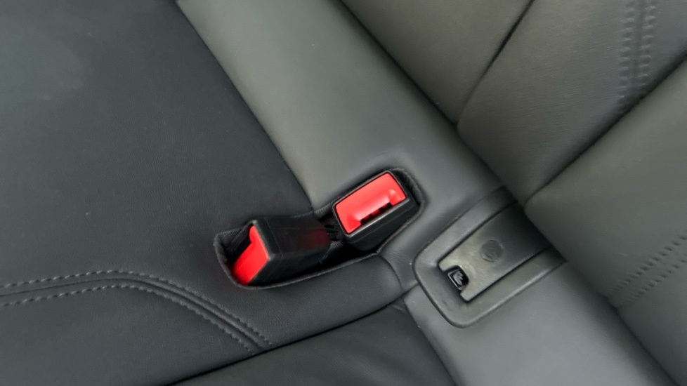 Audi A4 40 TFSI 204 Sport Edition 5dr S Tronic Petrol Estate - Image 17