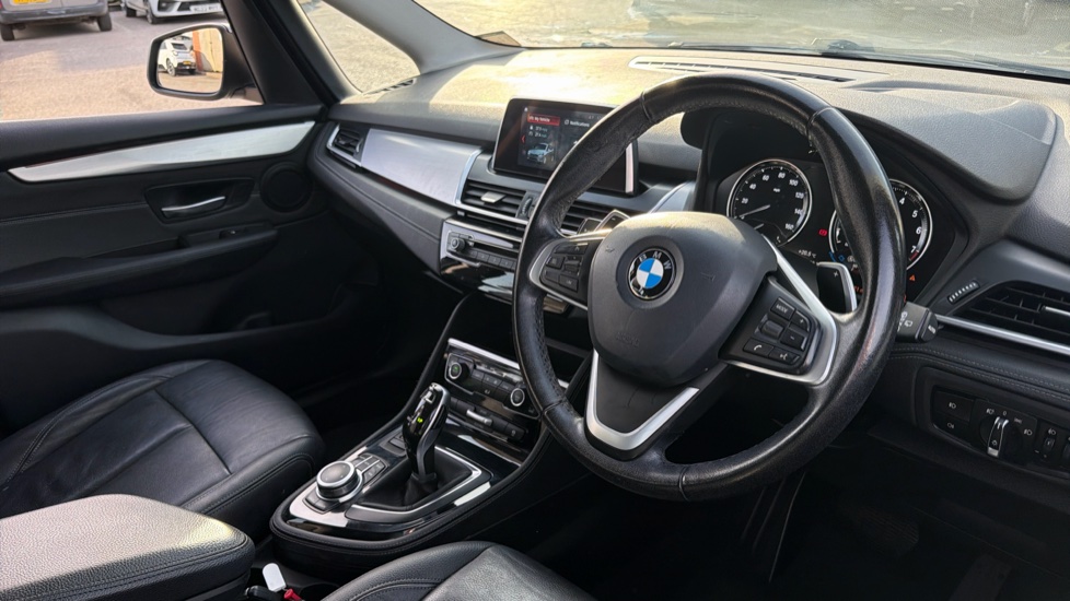 BMW 2 Series 220i Luxury 5dr DCT Petrol Estate - Image 11