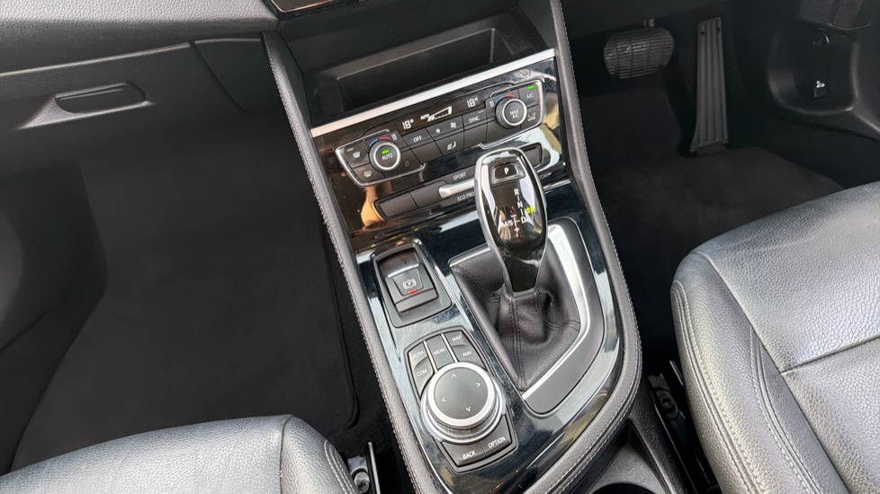 BMW 2 Series 220i Luxury 5dr DCT Petrol Estate - Image 13