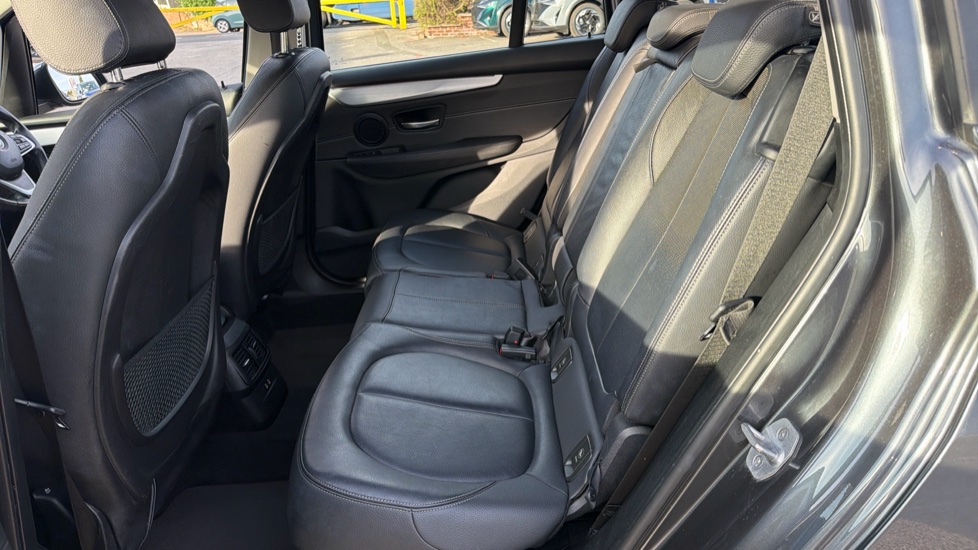 BMW 2 Series 220i Luxury 5dr DCT Petrol Estate - Image 16