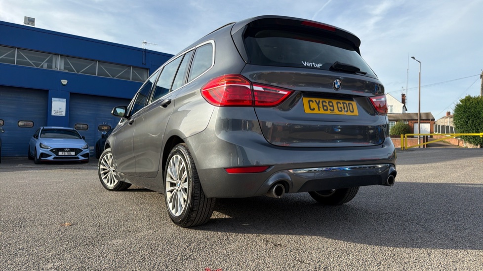 BMW 2 Series 220i Luxury 5dr DCT Petrol Estate - Image 23
