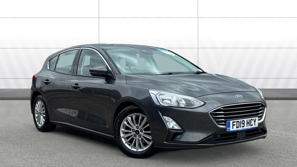 Ford Focus 1.0 EcoBoost 125 Titanium 5dr Auto Petrol Hatchback - Image 1